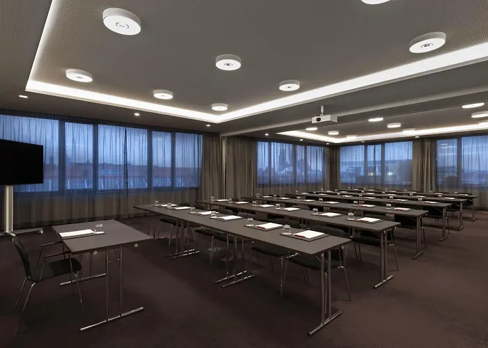 Adina Apart Otel 4*