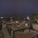Adina 4*