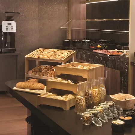 纽伦堡阿迪娜公寓酒店 4*