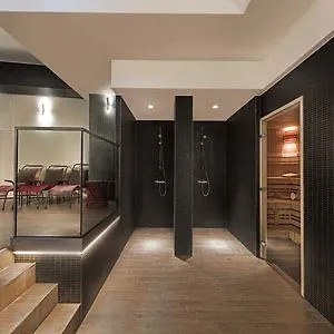Aparthotel Adina 4*
