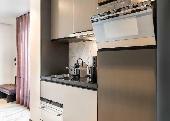Aparthotel Adina